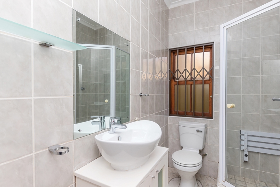 2 Bedroom Property for Sale in Claremont Western Cape